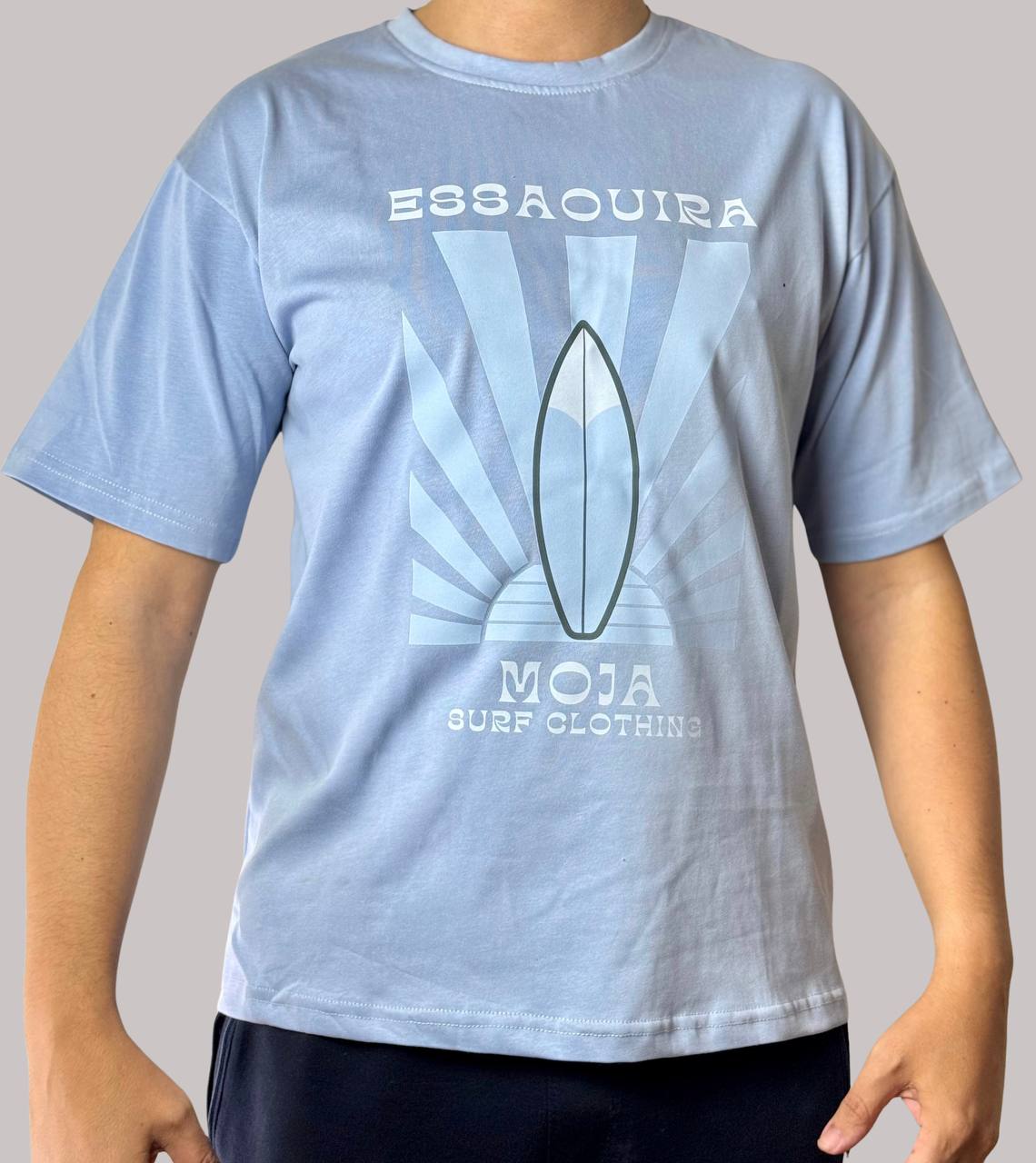 Sky-blue t-shirt : Surfing in Essaouira