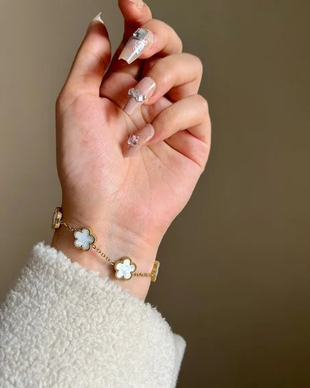 براسلي ستانلس "الوردة السوداء" و"البيضاء" 🌹✨