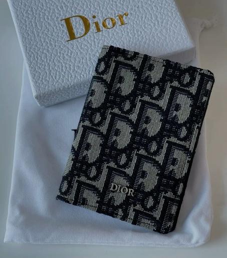 Dior wallet