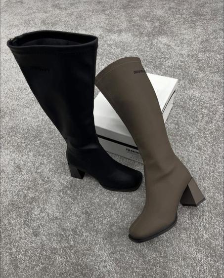 ✨ بوت نسائي  أنيق وعصري – لمسة فخامة في كل خطوة miu miu ✨