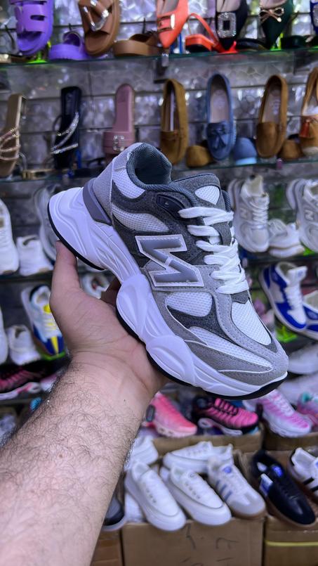 حذاء رياضي new balance  عصري للرجال والنساء