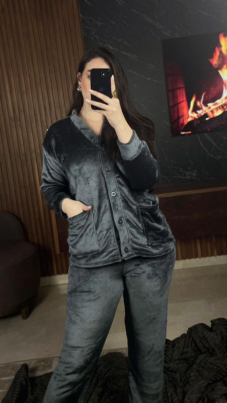 مكونة من قطعتين - بيجامة أنيقة