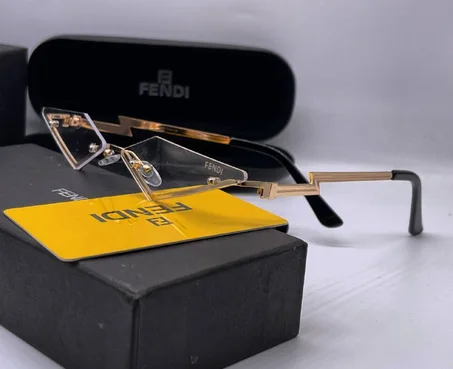 Lunette Solaire FENDI  Avec Boite et Accessoires