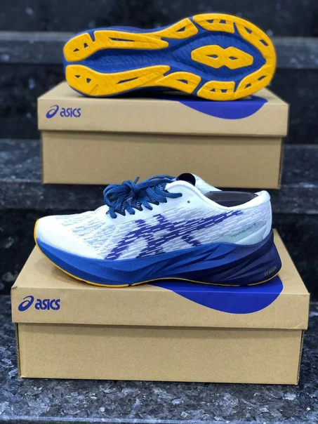 ASICS Novablast 3 White/Deep Ocean