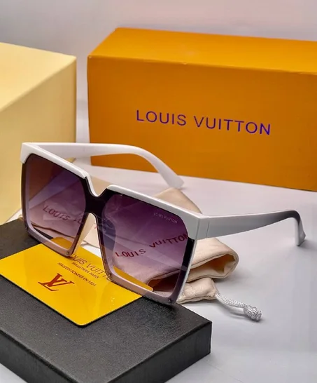 Lunette Solaire Louis Vuitton Avec Boite et Accessoires