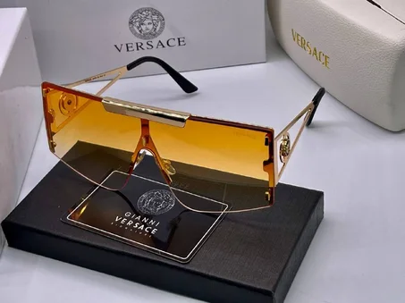 Lunette Solaire Versace Avec Boite et Accessoires