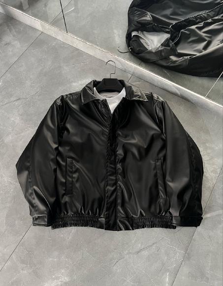 BLACK LEATHER JACKET