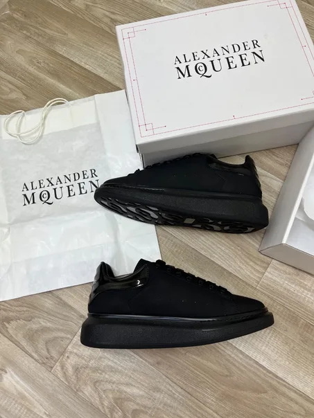 Alexander McQueen NOIR