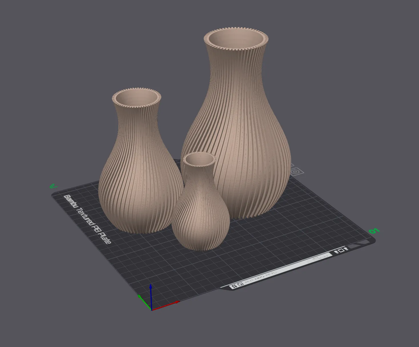 مزهرية التضلّع العصري (Ribbed Modern Vase)