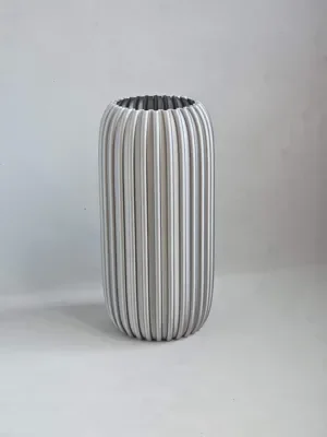 مزهرية القوس النحيفة (Archer Slim Vase) — أنشوطة أنيقة للزهور الطويلة