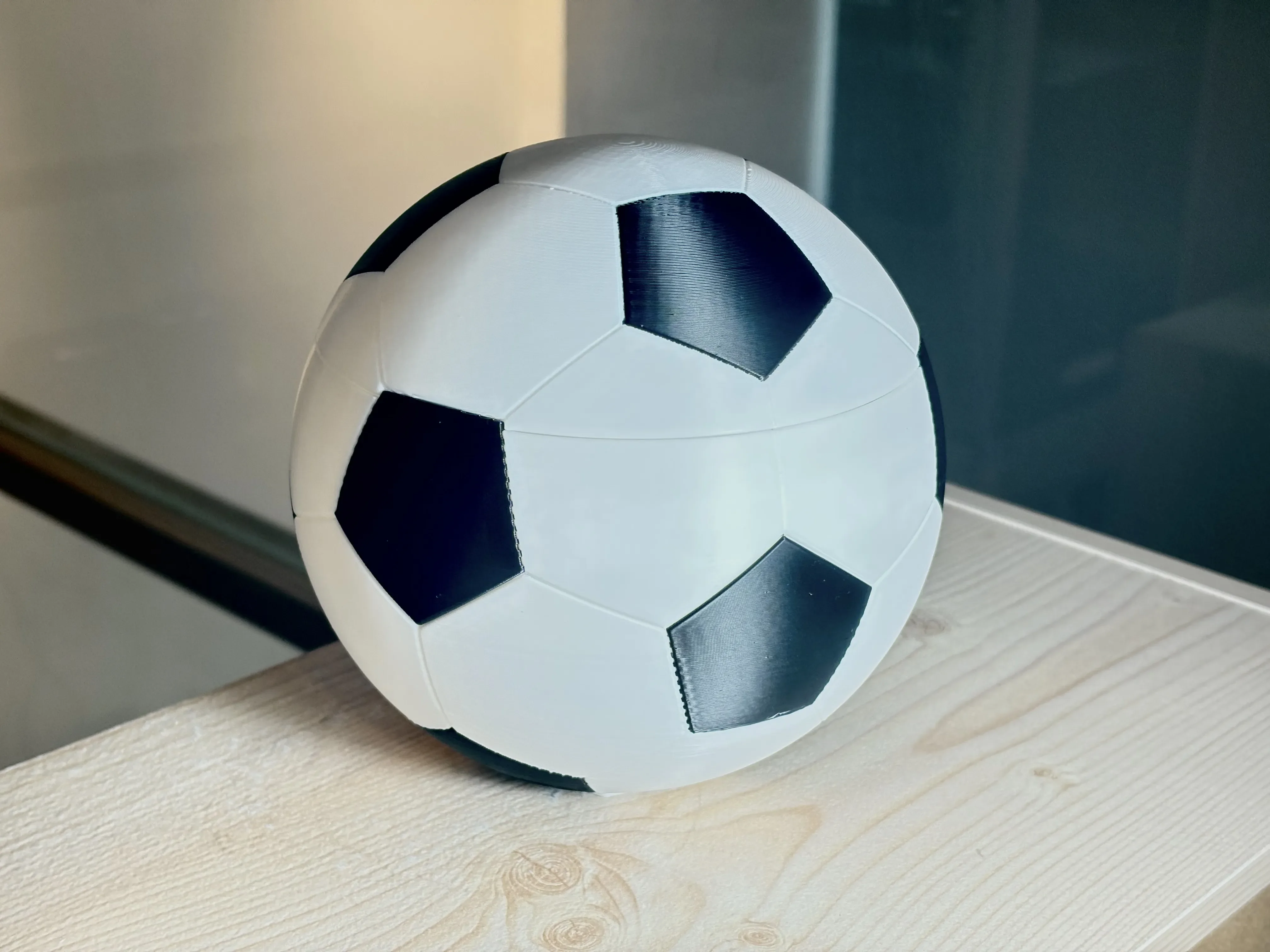 وعاء المكسرات كروي (Football Snack Bowl)