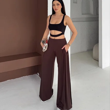 Pantalon OYSHO large à pli latéral en modal au toucher doux