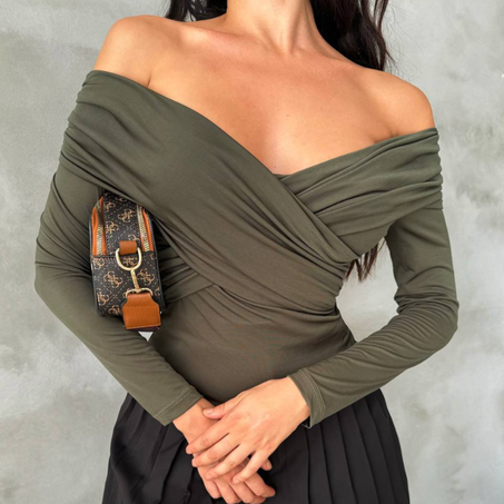 Haut à col Madonna à manches longues et coupe à double boutonnage en tissu en sable