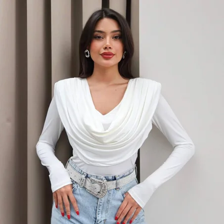 Haut à col bénitier