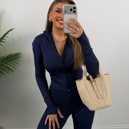 Veste OYSHO Active Sculpt – Col Montant & Coupe Cintrée