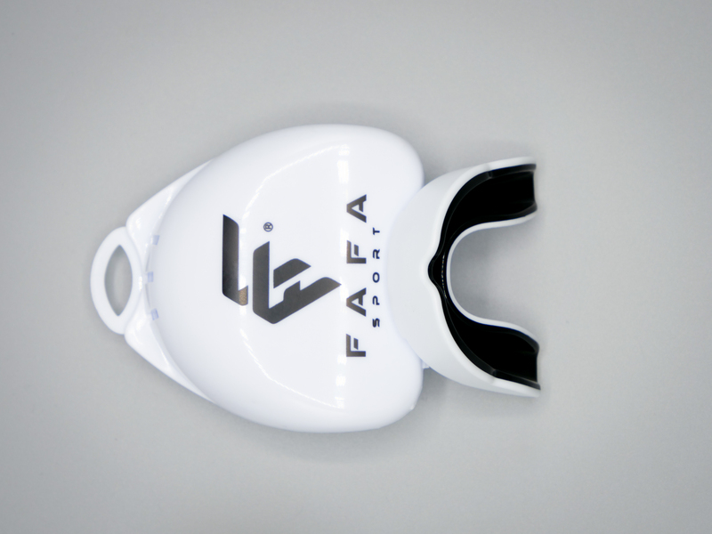 NEW Pack Everlast blanche : Gants Everlast + Bandes + Protège dents FAFA Blanche