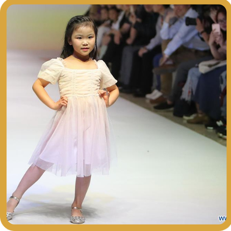 ملابس الأطفال