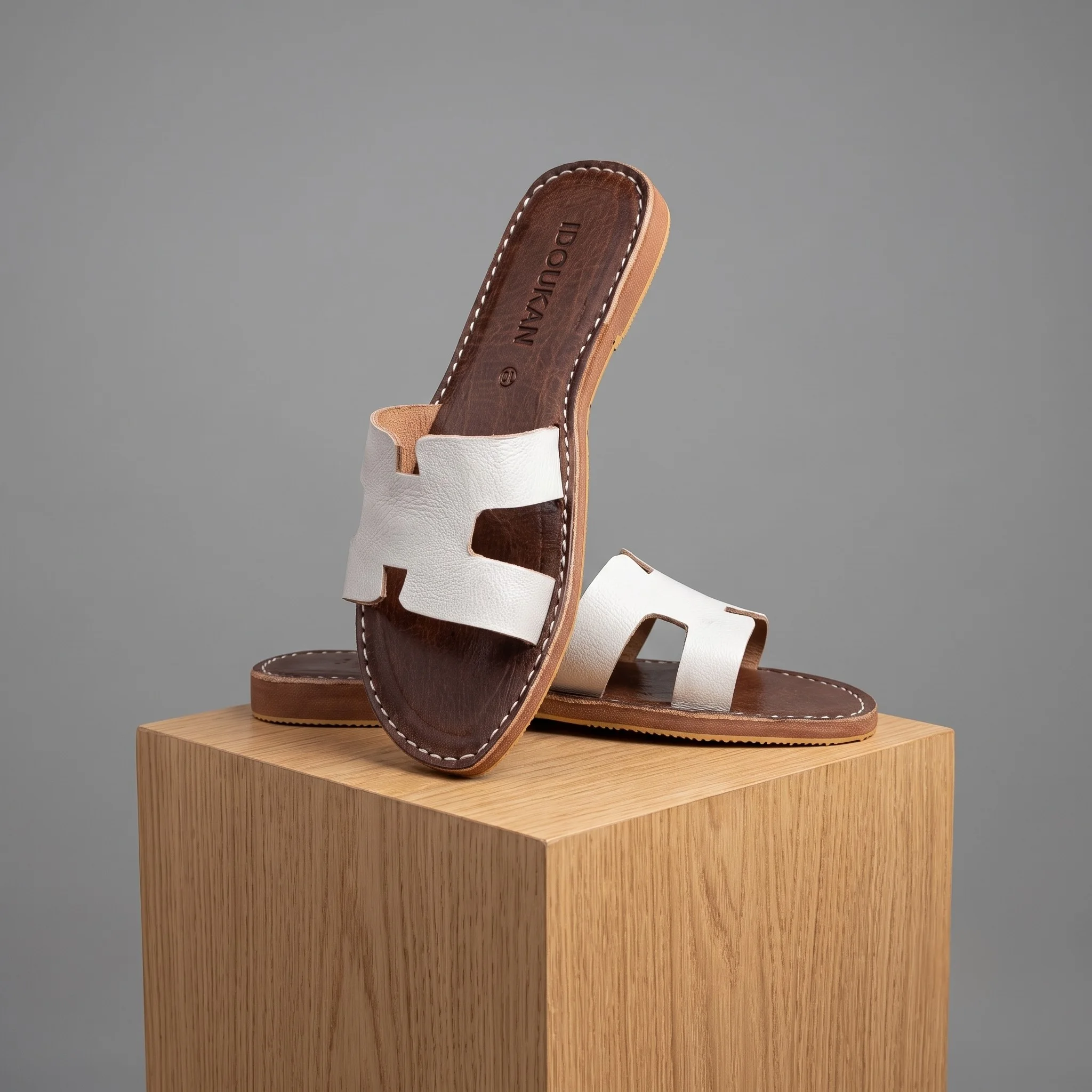 Sandales IDOUKAN en Cuir Blanc – Édition Artisanale Premium