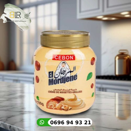 كريمة البندق مع البندق