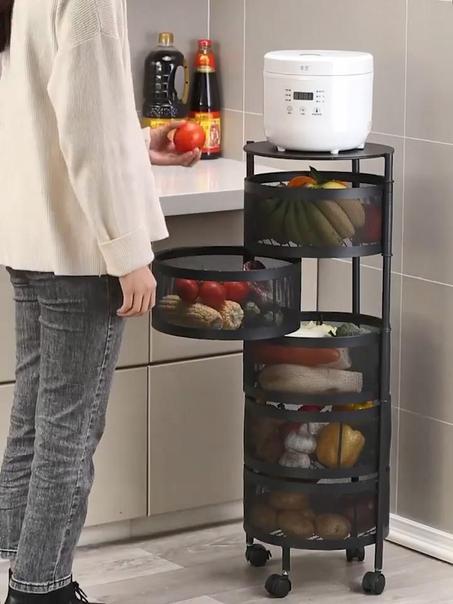 رف منظم دائري مع سلال دوارة