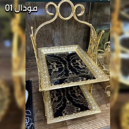 Porte-gâteaux Doré - luxe et Élégance 💛 حامل حلويات فاخر بلمسة ذهبية ✨