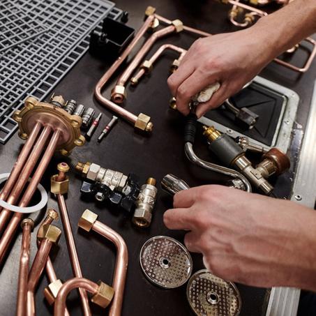 تنظيف كامل لآلات الإسبريسو