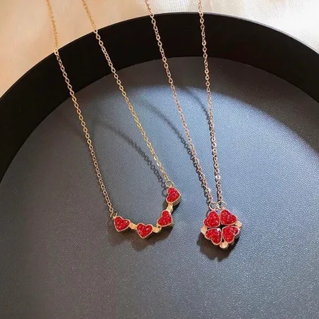 Collier 4 coeurs rouge