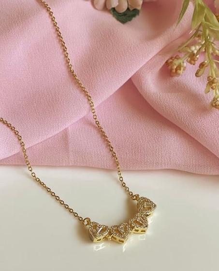 سلسلة نسائية انيقة