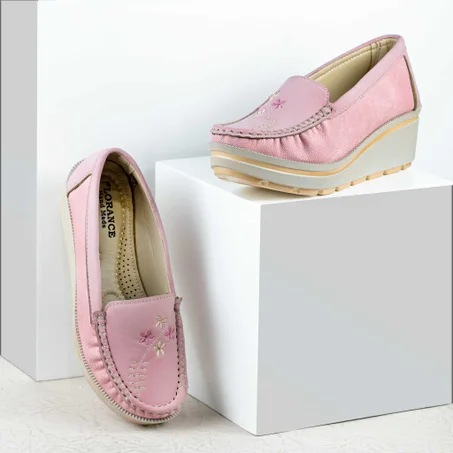 حذاء حريمي بكعب مريح وشيك