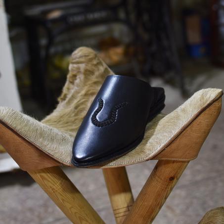 Elegant Black Leather Babouche with Intricate Embroidery
