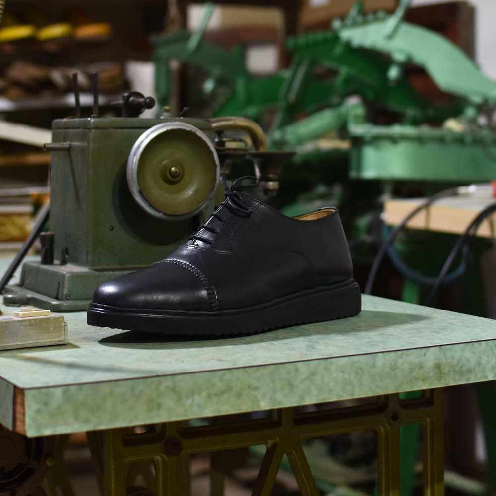 Classic Black Leather Embroidered Oxford Shoes