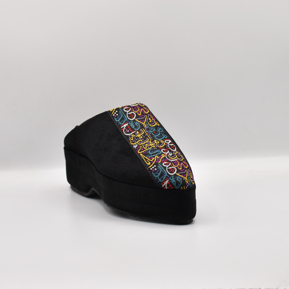 Black Moroccan Babouche – Arabic Calligraphy in Multicolor Embroidery