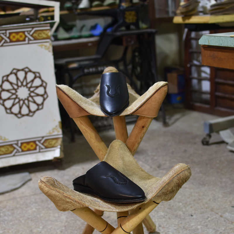 Elegant Black Leather Babouche with Intricate Embroidery