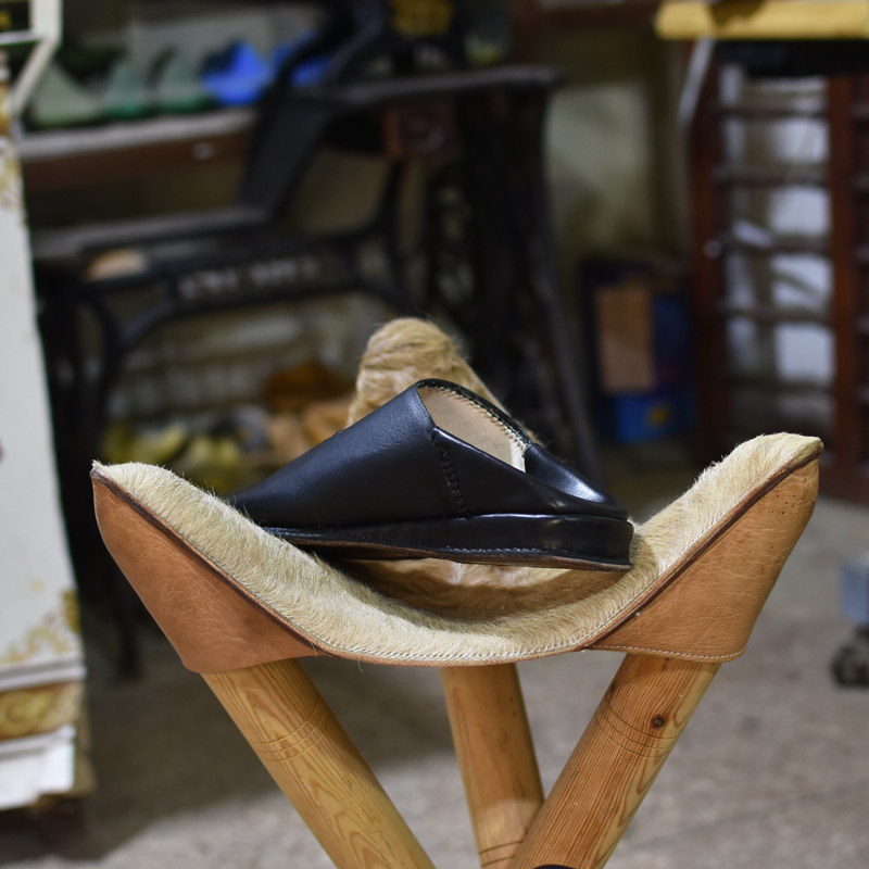Elegant Black Leather Babouche with Intricate Embroidery