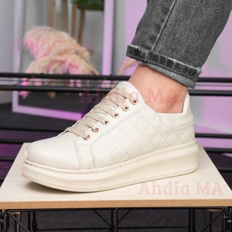 مستوردة  من الخارج