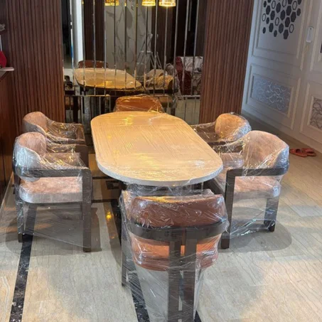 طاولة الطعام
