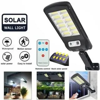 كشاف شمسي مع جهاز تحكم عن بعد وكاشف حركة للاستخدام الخارجي