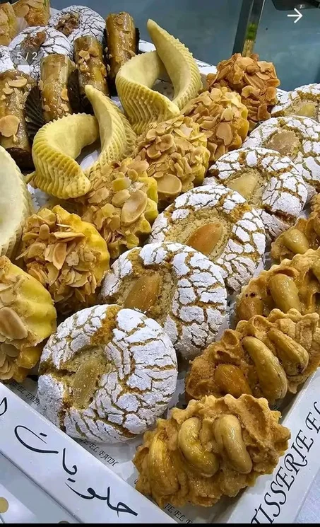 الحلويات