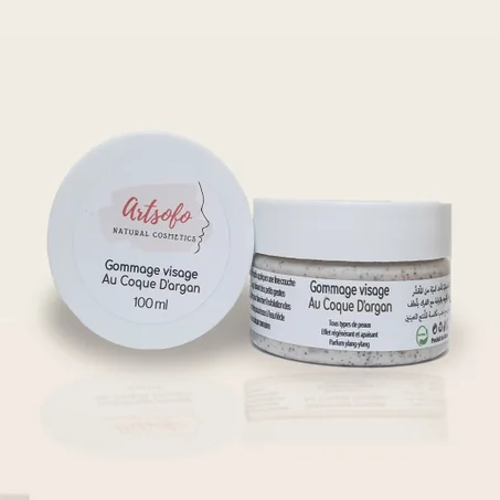 Gommage visage au coque d'argan