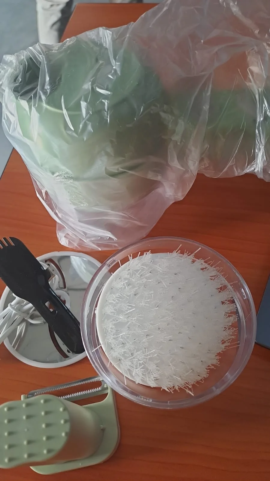 خلّي مطبخك أذكى وأسرع مع قطاعة الخضار الكهربائية 4×1 VeggieSharp!في قطر الحبيبة