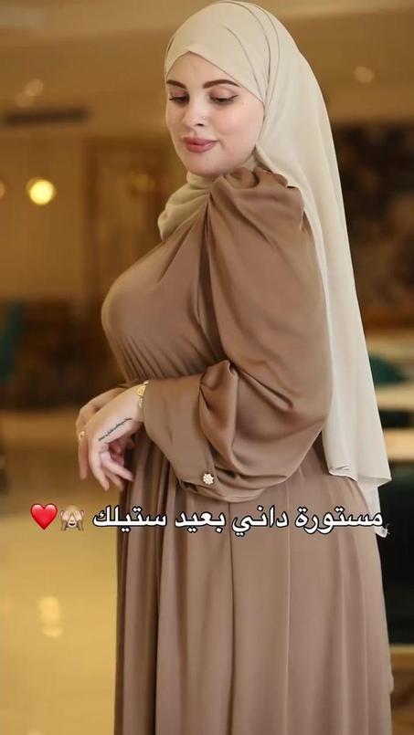 🍂 فستان خريفي بأناقة فاخرة وقصّة مميزة