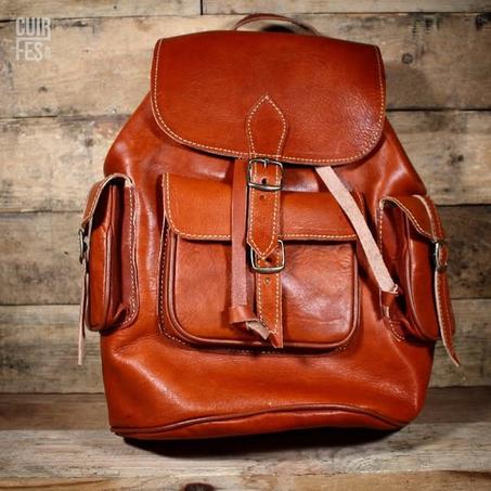 حقيبة جلدية