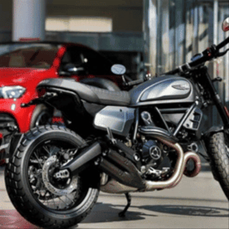 السيارات والدراجات