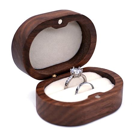 Boîte à bagues en bois personnalisée