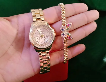 ساعة + كورميت فراشة ملون من الوع الممتاز عصري وحديت