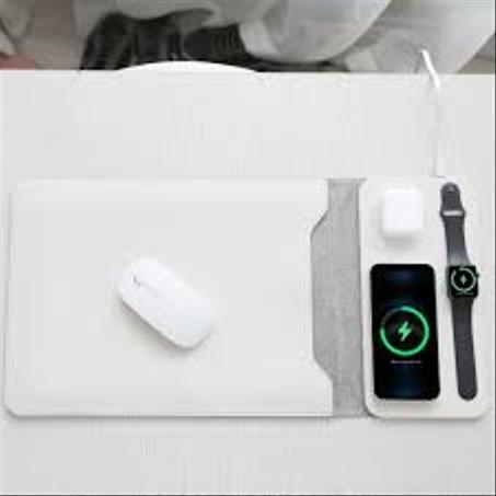 حافظة كمبيوتر محمول مع شاحن لاسلكي  4*1