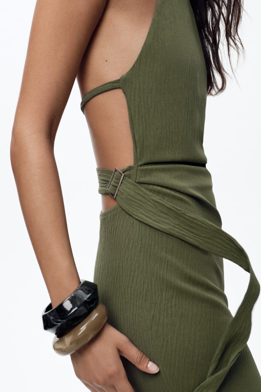 ROBE HALTER TEXTURÉE