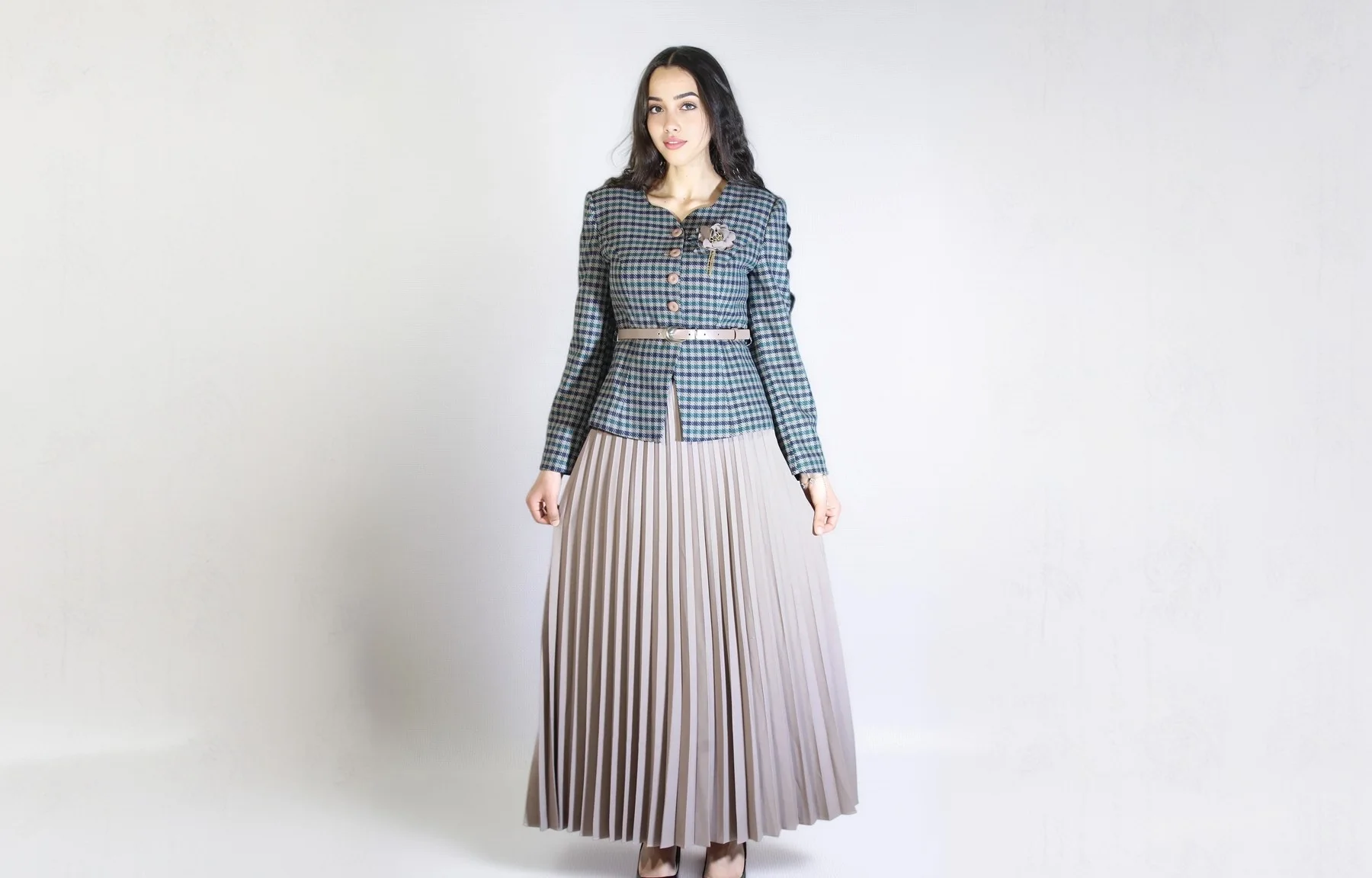 Ensemble Veste Carreaux Bleu Jupe Plissée Beige