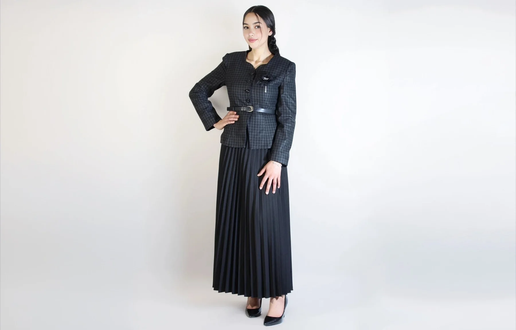 Ensemble Veste Carreaux Anthracite Jupe Plissée Noire