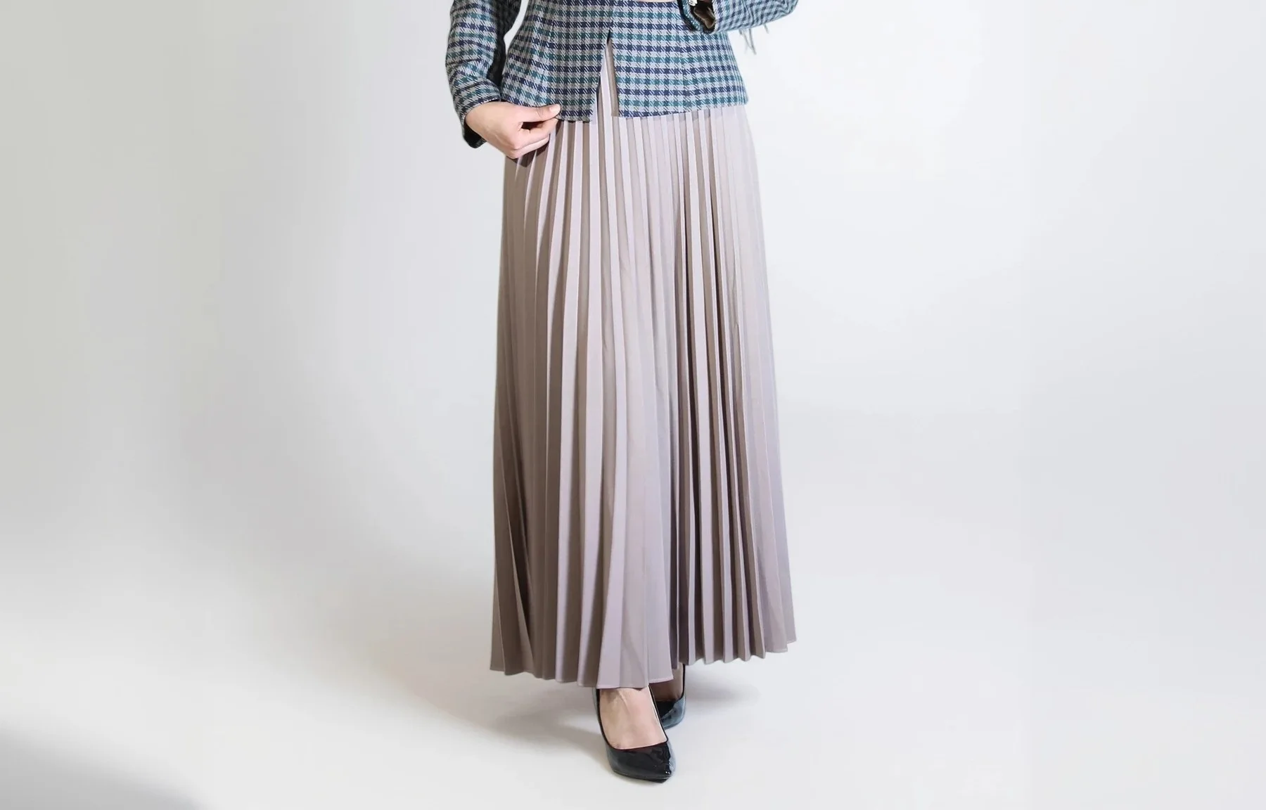 Ensemble Veste Carreaux Bleu Jupe Plissée Beige